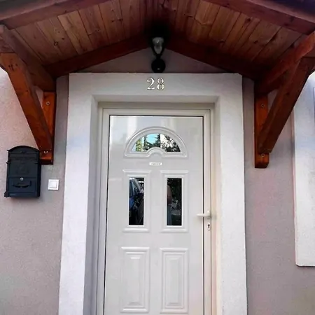 度假居 Vuksanovic With Private Parking *